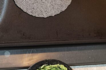 Lazy dinner: avocado taco (blue tortilla)