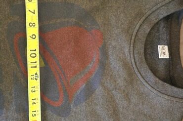 Insanely small XL vintage sweatshirt?