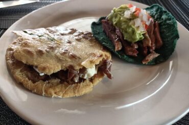 Gordita and taco de arrachera