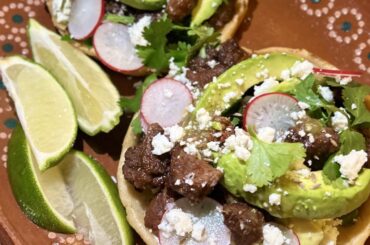 Sopes de asada y tinga