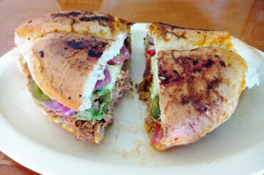 Una torta de cochinita es un manjar de los dioses.