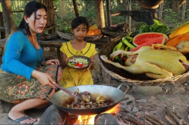 Survival skill- Mother cooking duck spicy with green pepper sauce recipe- Duck spicy for dinner