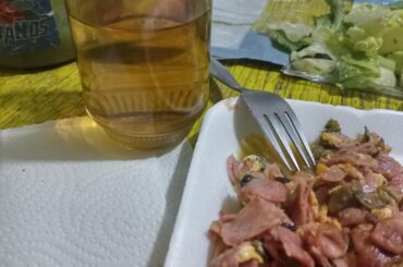Jamoncito con webito (y salsa)