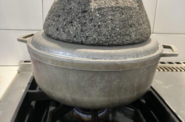 Is this how you use a molcajete?