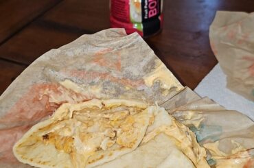 I'm so excited to try this chicken Flatbread melt. Is it supposed to look like this?