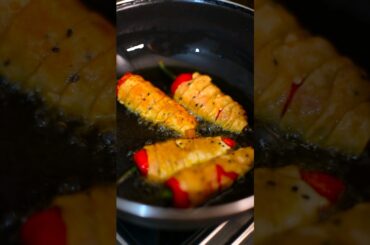 red chilli samosa #shorts #youtubeshorts #redchillies #recipe