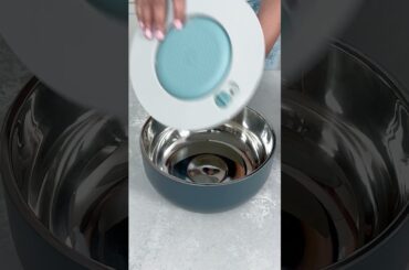 Honey Sriracha Chicken Dip #slowcookerchili #recipe #gamedayappetizers #food