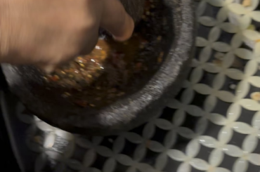 And this is how you use a molcajete