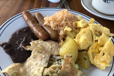 How similar is breakfast at a cancun resort to a typical Mexican breakfast?