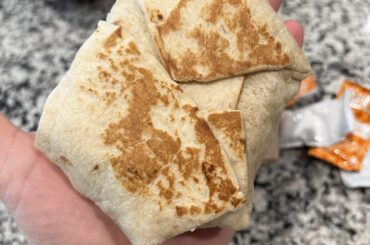 First time getting the breakfast crunchwrap, is this the normal size?