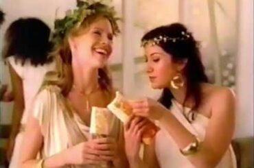 Who is the brunette in this ad?