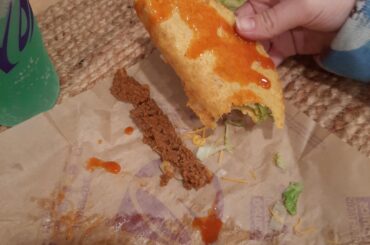 Who sauces the outside of their taco??