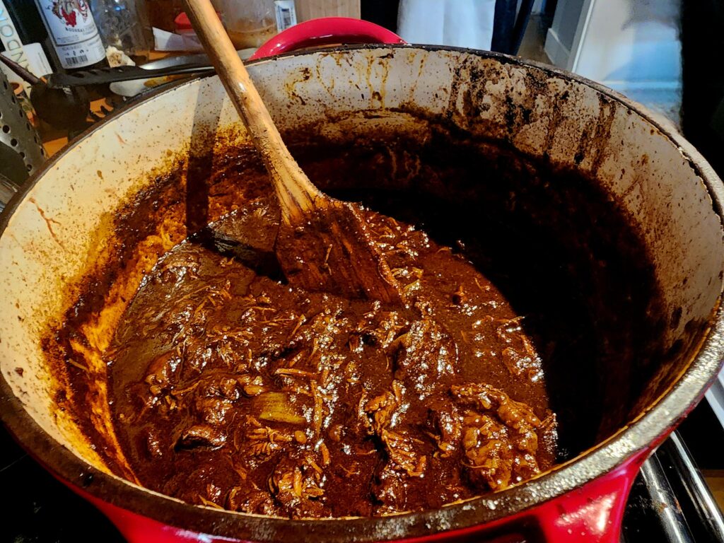 Cachete Meat Cooked Cachete de res en salsa de chile negro/beef cheeks in black chile salsa ...