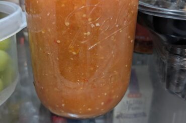 How different are canned tomatillos compared to fresh when making salsa?