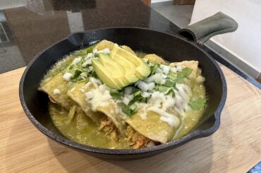 Enchiladas verde de pollito