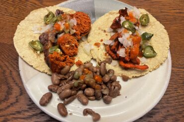 Tacos al pastor y tacos campechano y frijoles
