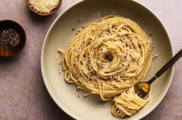 Spaghetti With Black Pepper and Pecorino Romano Recipe