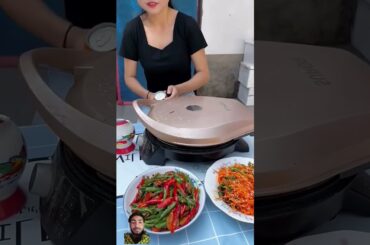 Chinese Burger Stir-fried shredded carrots with chili pepper #chinesefood #indianfood #chinesestree