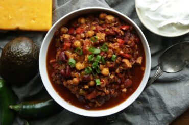 How to Make Leftover Thanksgiving Turkey Chili | The Inspired Home