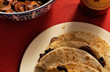 To all those also eating alone tonight - these quesadillas con hongos are for you!