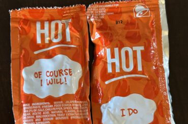 Got this sauce pack that was cut off-centered