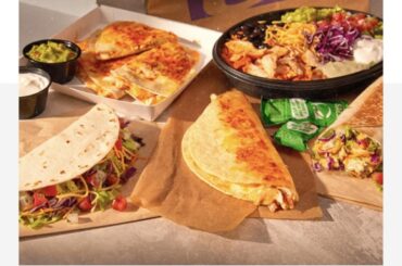 Misleading verde packets in cantina ad photo. In the photo they are clearly in the classic foil packets (looks like the same as breakfast sauce). In reality they come in weird large plastic packets. Does this bother anyone else?