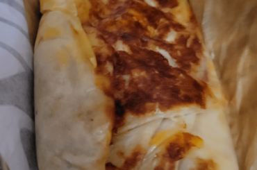 I admit when I go to Taco Bell I don't really look at the menu. I just pick a random box meal and let myself be pleasantly surprised. I actually really liked this burrito.