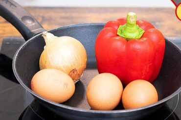 Omelette with onion and bell pepper