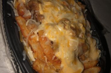 whoever did these fries, deserves a raise ong