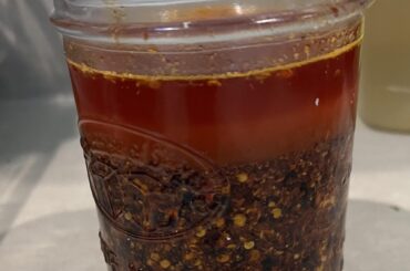 Peanut garlic crunchy chili oil