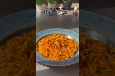 Trending Recipe of Garlic Chilli Maggie #shorts #maggie #recipe #viral