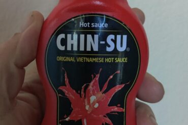 New Vietnamese hot sauce I picked up from the local Asian store. Slightly sweet and a nice spice.