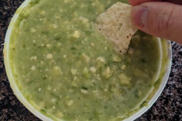 A Quick Salsa Aguacate