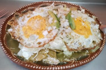 Chilaquiles con huevos