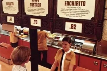 Still shot from a 1970s Taco Bell ad, complete with pronunciation guides