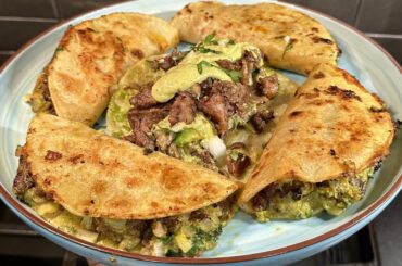 Tacos de costillas de res.