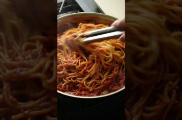 How to Make Spaghetti Arrabiata