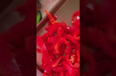 Delicious and Easy Bell Pepper Recipes  Try Our Flavorful Fajita Slices and Diced Soup!