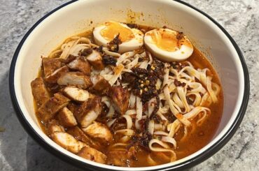 Made some Korean-ish spicy ramyeon