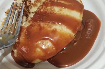 Hot cakes con poquita cajeta