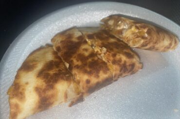 After taking peoples advice on this sub from someone who loves quesadillas but realizes how expensive they’re getting, bruh, I cannot believe how easy it is to make at home!
