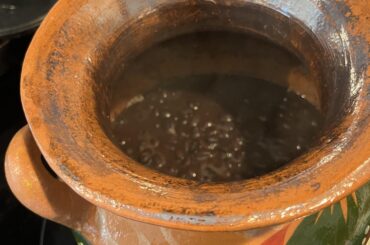 Olla and Cazuelas have this shine. Are they lead coated?