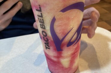 dragonfruit limonada from tacobell