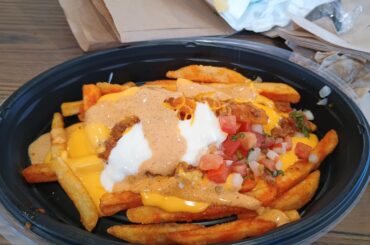 I think the Mexican lady likes me(got this using fries pass)