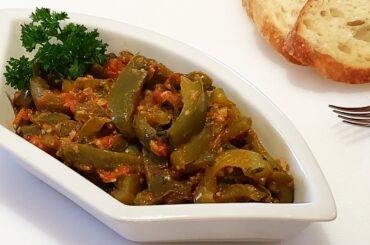 Bell Peppers with Tomatoes Recipe (So Delicious)