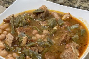 Carne con chile y nopales