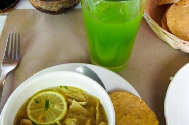 Sopa de lima and agua de chaya in Merida