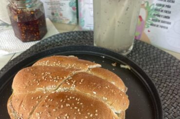 Torta Carnivora con agua de fresa y agua de limon con chia- PVR, Mexico