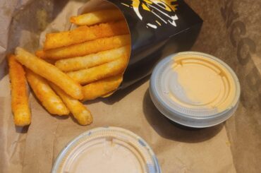 Shoutout to my local taco bell for the free chipotle