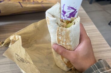 Taco Bell UK still have chipotle chicken burrito. And they’re massive